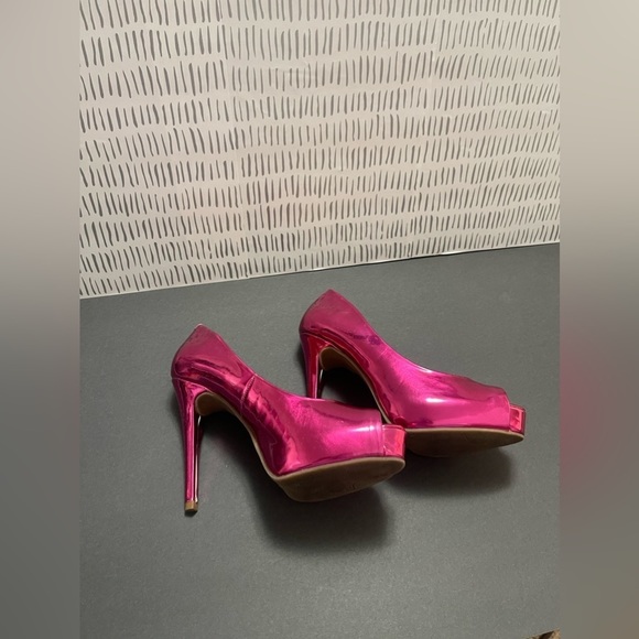 GUESS - Hot Pink Metallic - Peep Toe Stiletto Platform Heel - SIZE 7.5 - Picture 9 of 9